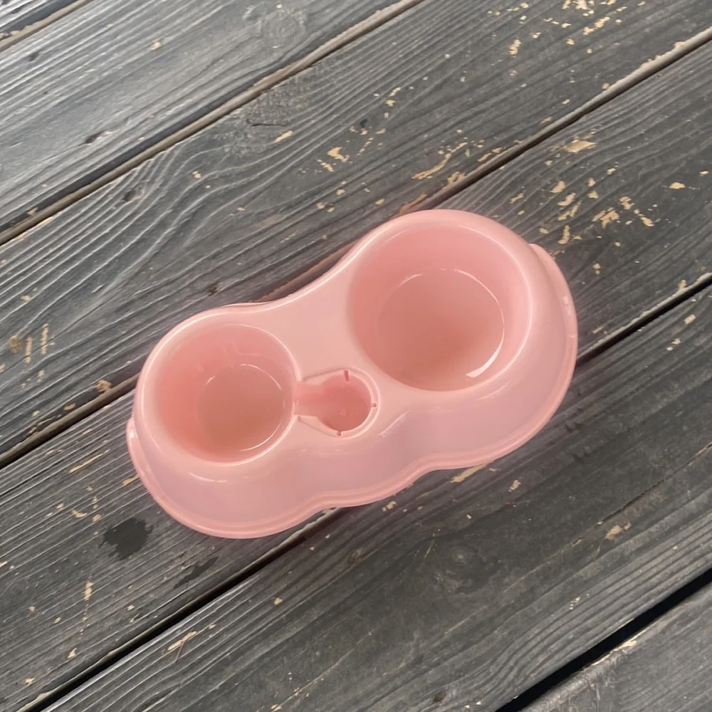 USED TRAVEL PET CARRIER INCLUDES SMALL PINK BOWL